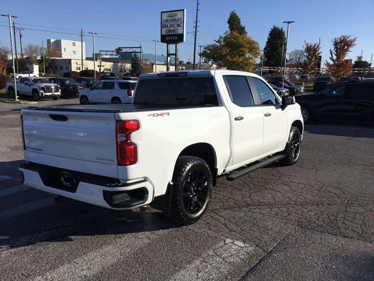 2024 Chevrolet Silverado 1500 Crew Cab Short Box 4-Wheel Drive Custom Photo4