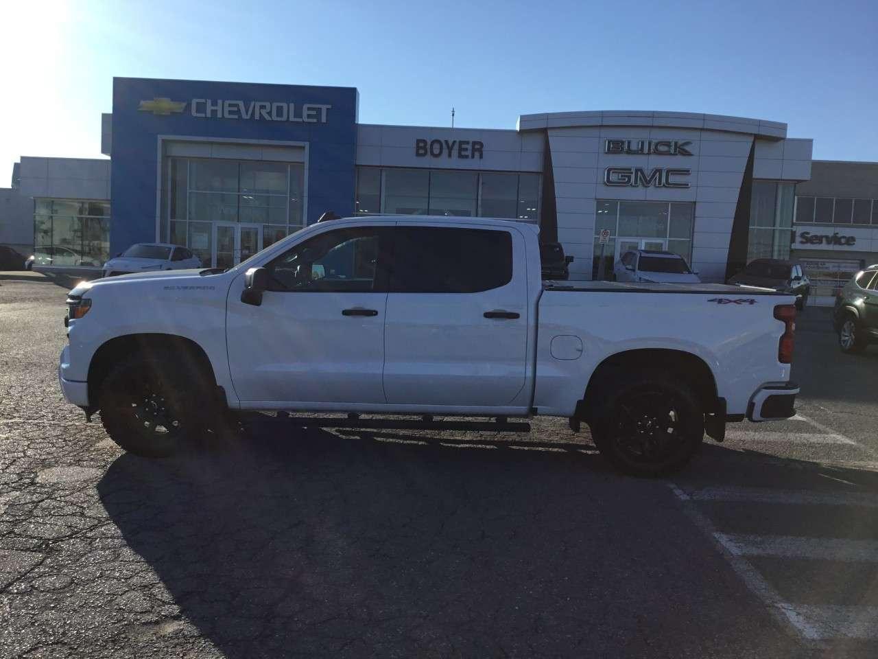 2024 Chevrolet Silverado 1500 Crew Cab Short Box 4-Wheel Drive Custom Photo5