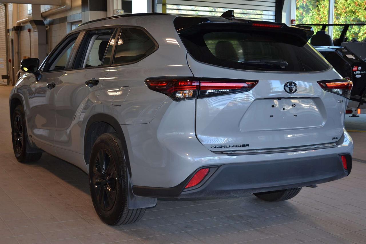 2025 Toyota Highlander XLE Photo1