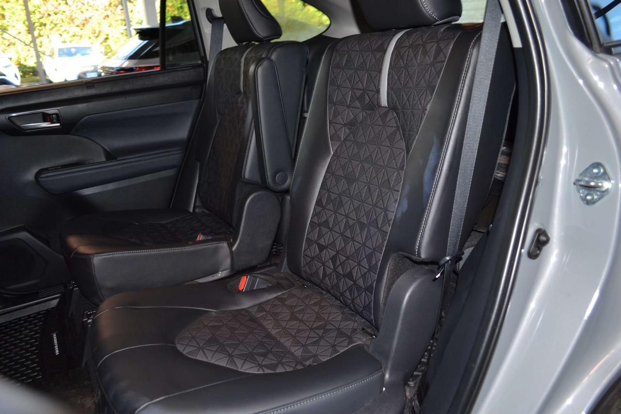 2025 Toyota Highlander XLE Photo