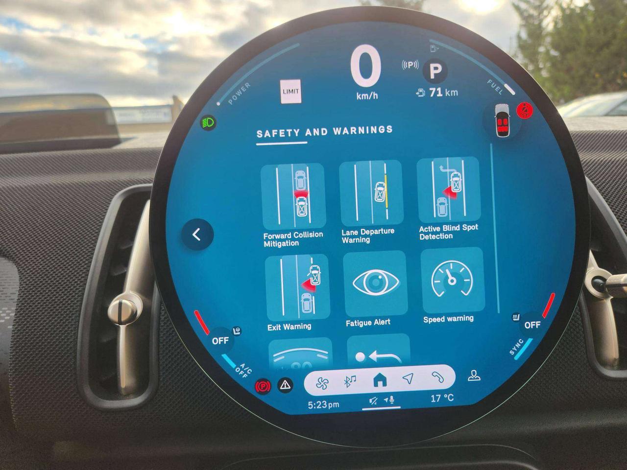 2026 MINI Countryman S,PREMIER +, HEADS UP, HARMON KARDON, NAVI, PANO Photo