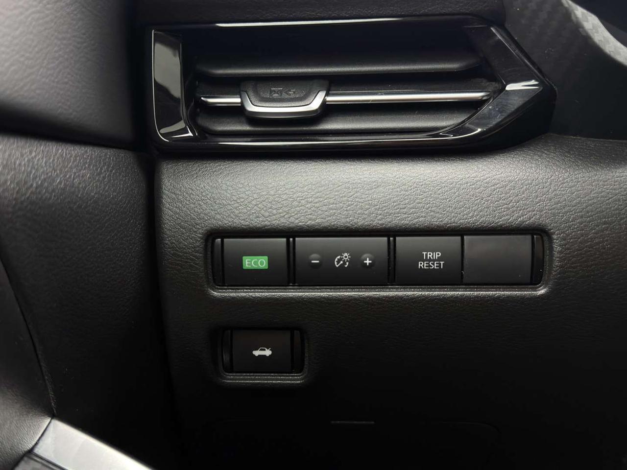 2023 Nissan Sentra SR   Sunroof   Htd Steering   Blind Spot Photo