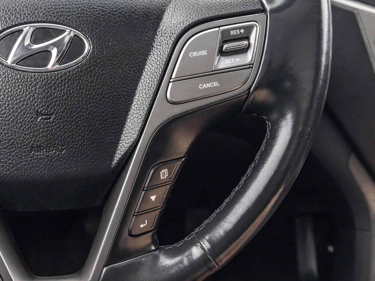 2017 Hyundai Santa Fe Luxury AWD 2.4L   Pano Roof   Heated Seats   Blind Spot   Clean Carfax Photo