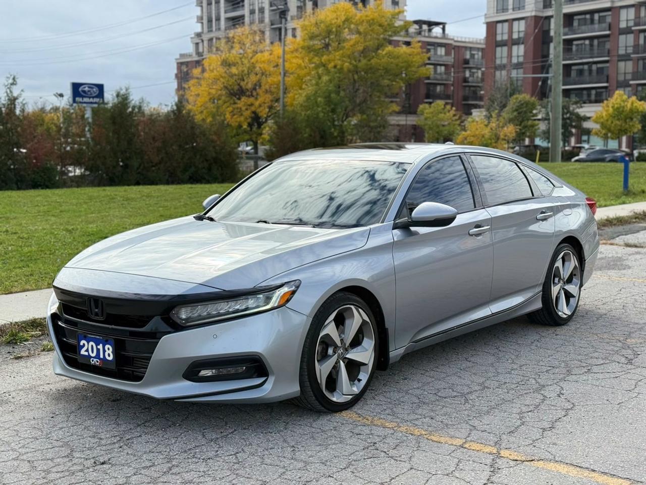 2018 Honda Accord Touring 2.0 Photo3
