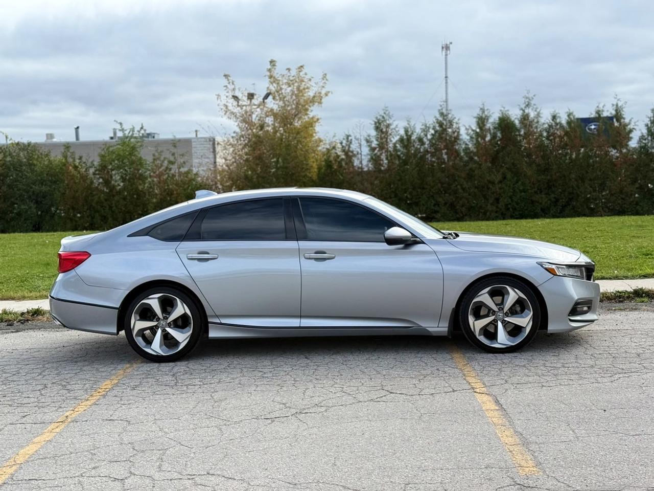 2018 Honda Accord Touring 2.0 Photo