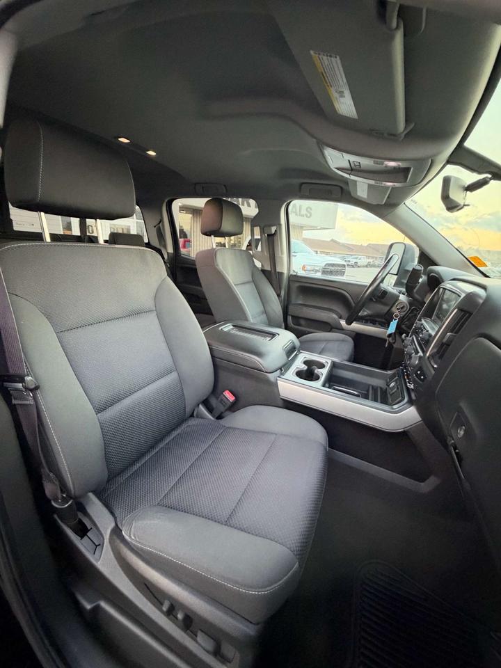 2017 Chevrolet Silverado 1500 4WD Crew Cab  LT w/2LT Photo