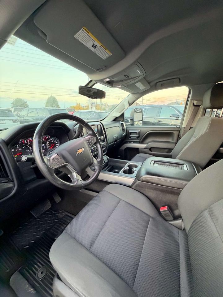 2017 Chevrolet Silverado 1500 4WD Crew Cab  LT w/2LT Photo