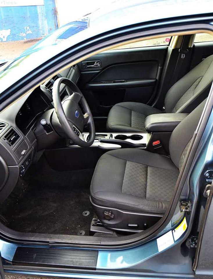 2012 Ford Fusion SE 4dr Front-wheel Drive Sedan Automatic Photo
