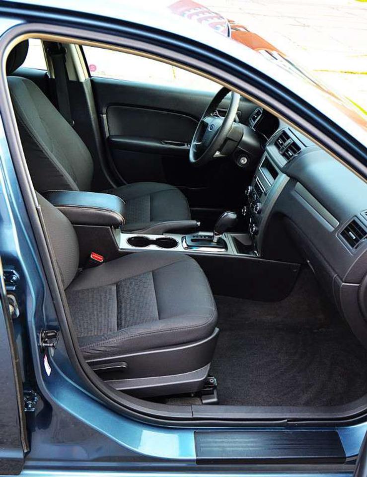 2012 Ford Fusion SE 4dr Front-wheel Drive Sedan Automatic Photo