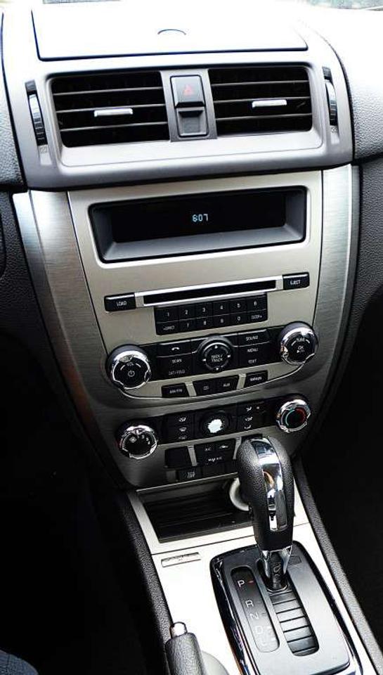 2012 Ford Fusion SE 4dr Front-wheel Drive Sedan Automatic Photo