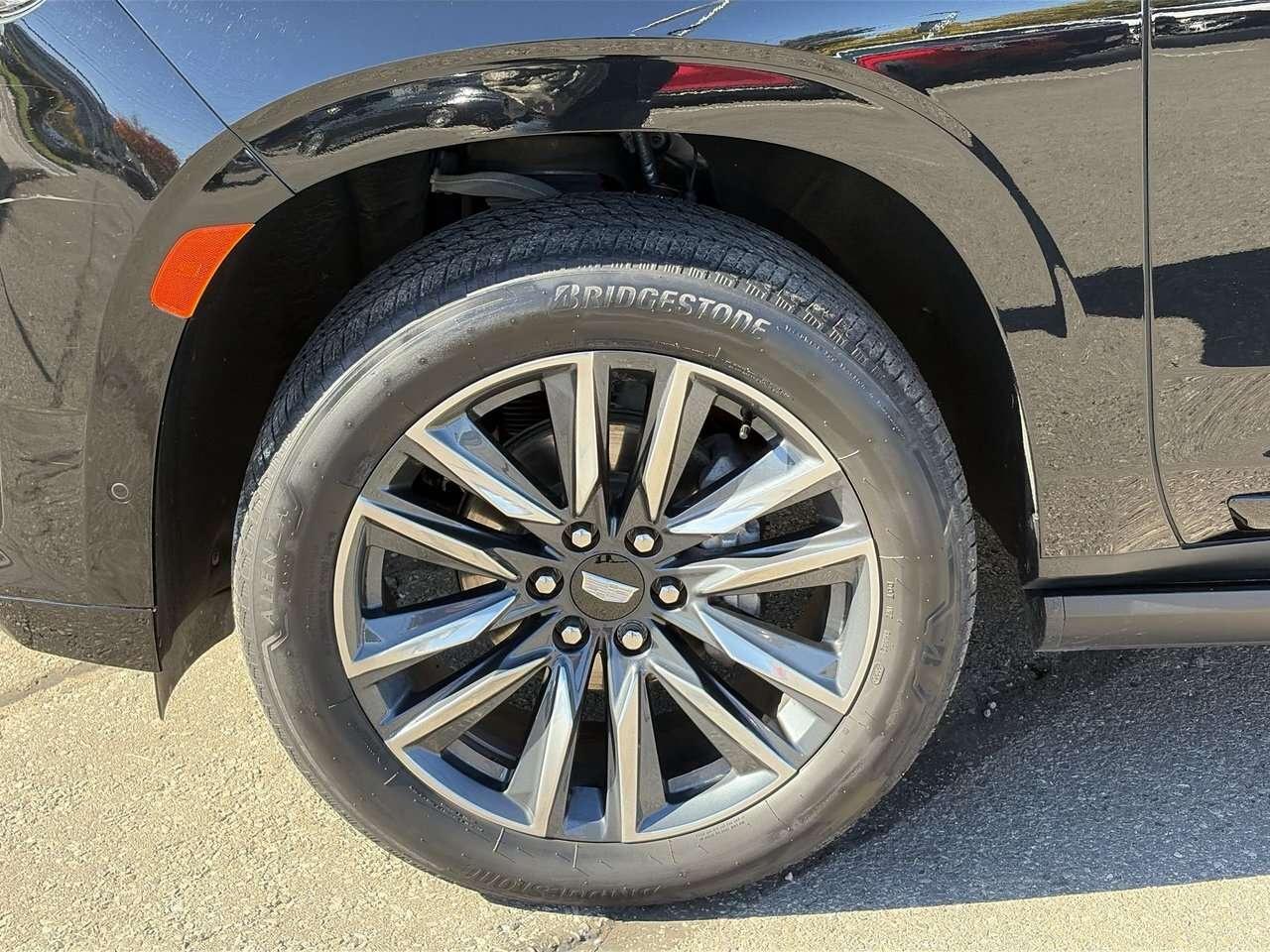 2023 Cadillac Escalade Sport Photo