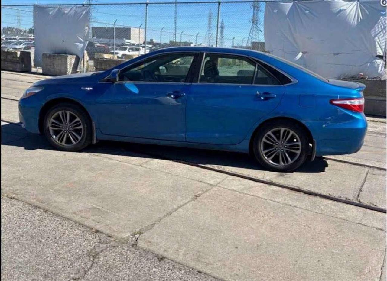 2017 Toyota Camry SE - ALLOYS! BACK-UP CAM! HEATED SEATS! BLUETOOTH! Photo3