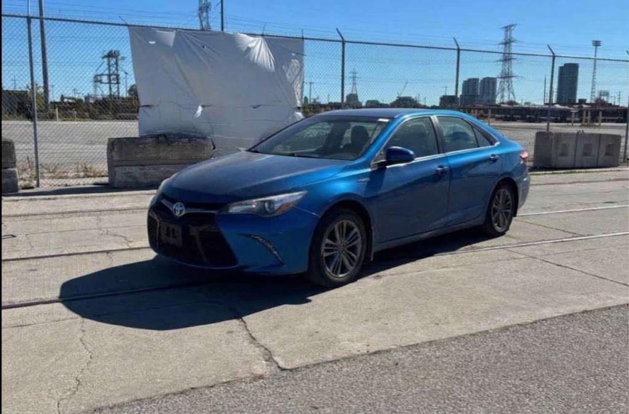 2017 Toyota Camry SE - ALLOYS! BACK-UP CAM! HEATED SEATS! BLUETOOTH! Photo