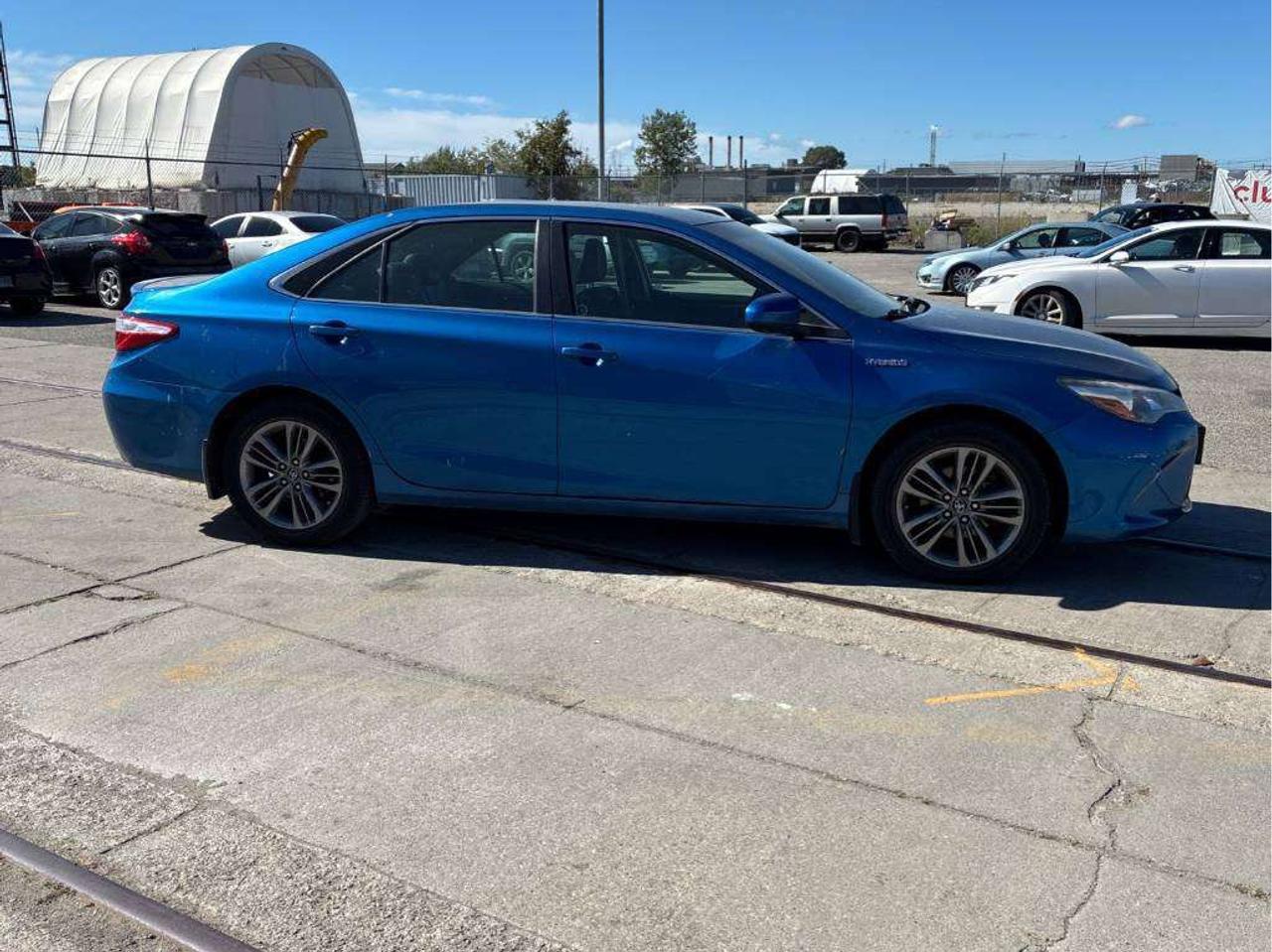 2017 Toyota Camry SE - ALLOYS! BACK-UP CAM! HEATED SEATS! BLUETOOTH! Photo
