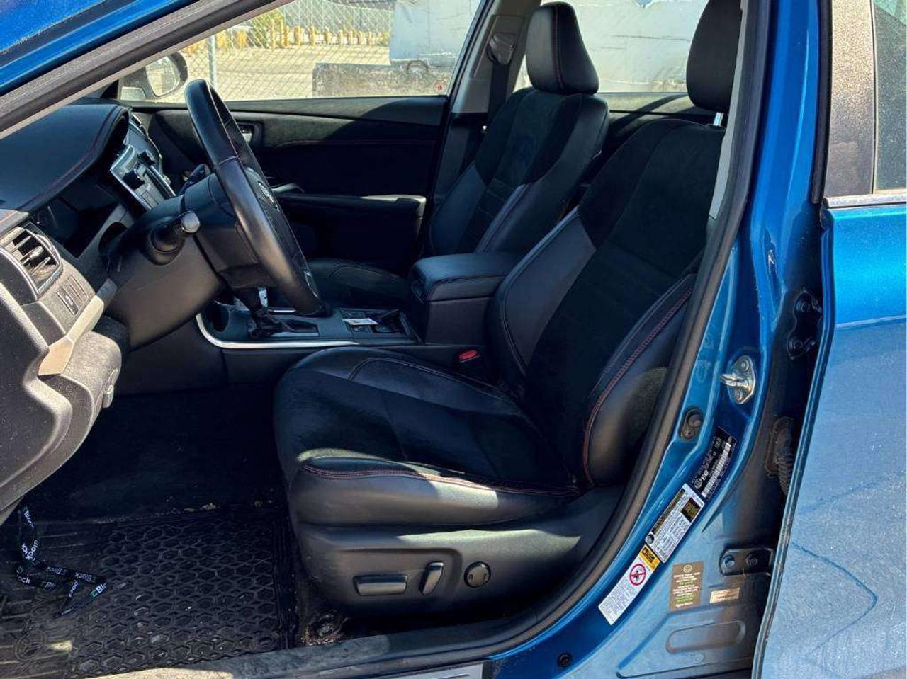 2017 Toyota Camry SE - ALLOYS! BACK-UP CAM! HEATED SEATS! BLUETOOTH! Photo