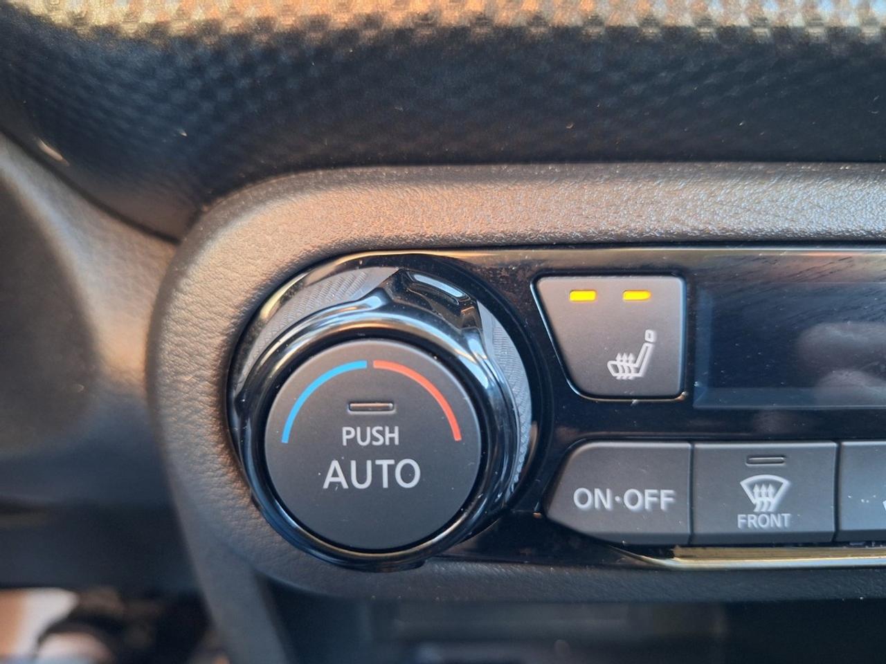 2024 Nissan Kicks SV FWD Photo