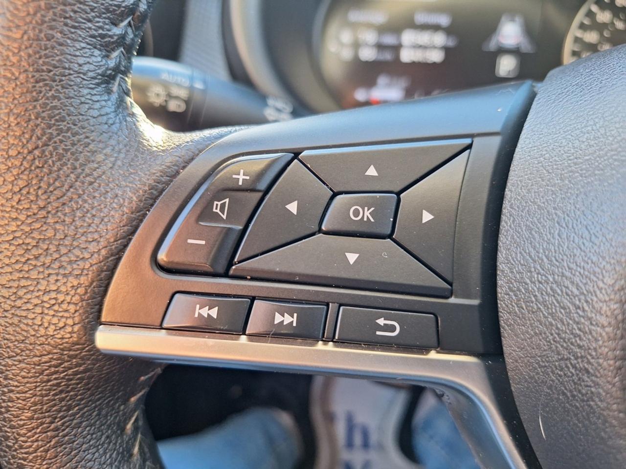 2024 Nissan Kicks SV FWD Photo