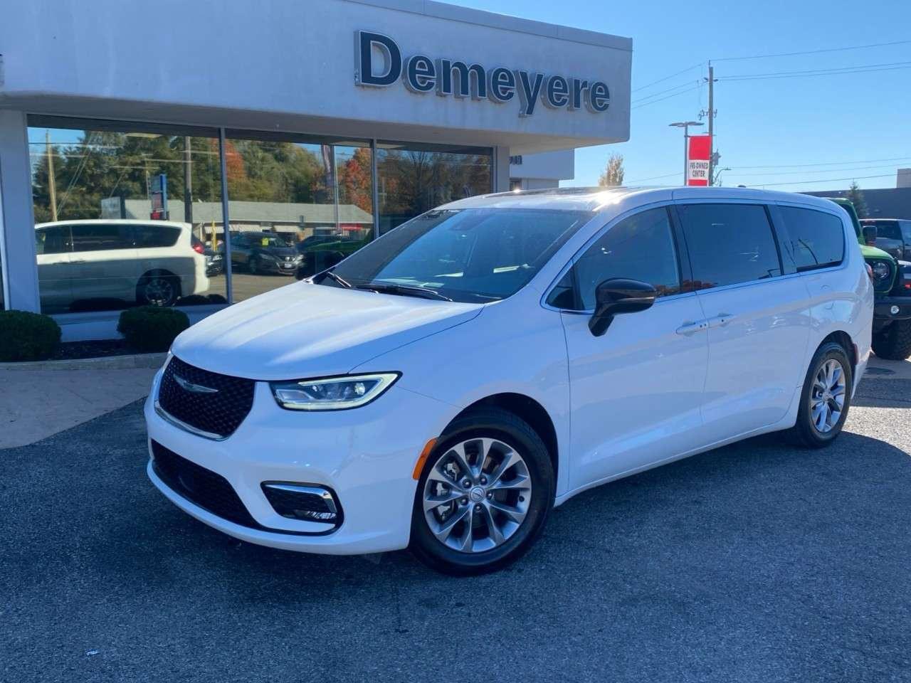 2026 Chrysler Pacifica Limited FWD Photo