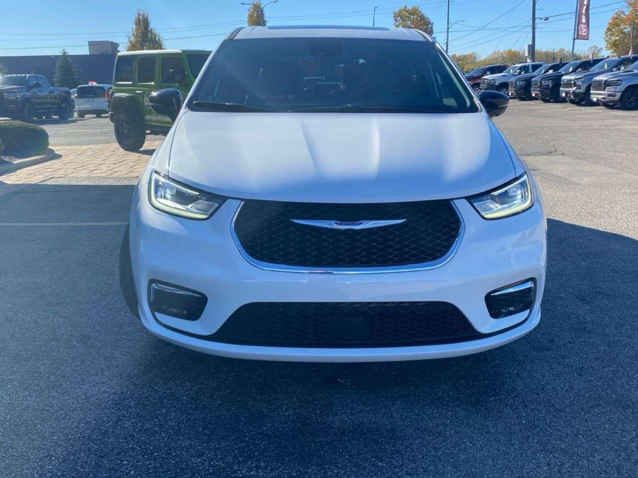 2026 Chrysler Pacifica Limited FWD Photo