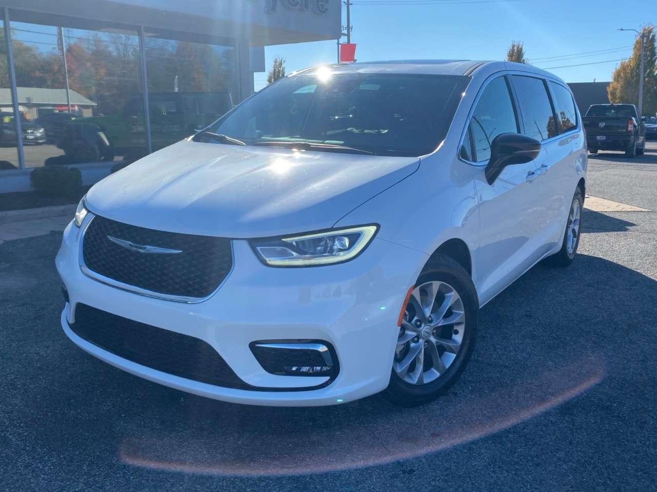 2026 Chrysler Pacifica Limited FWD Photo