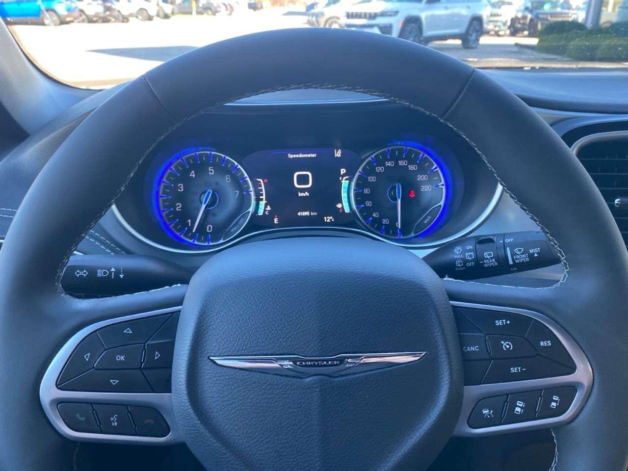 2026 Chrysler Pacifica Limited FWD Photo
