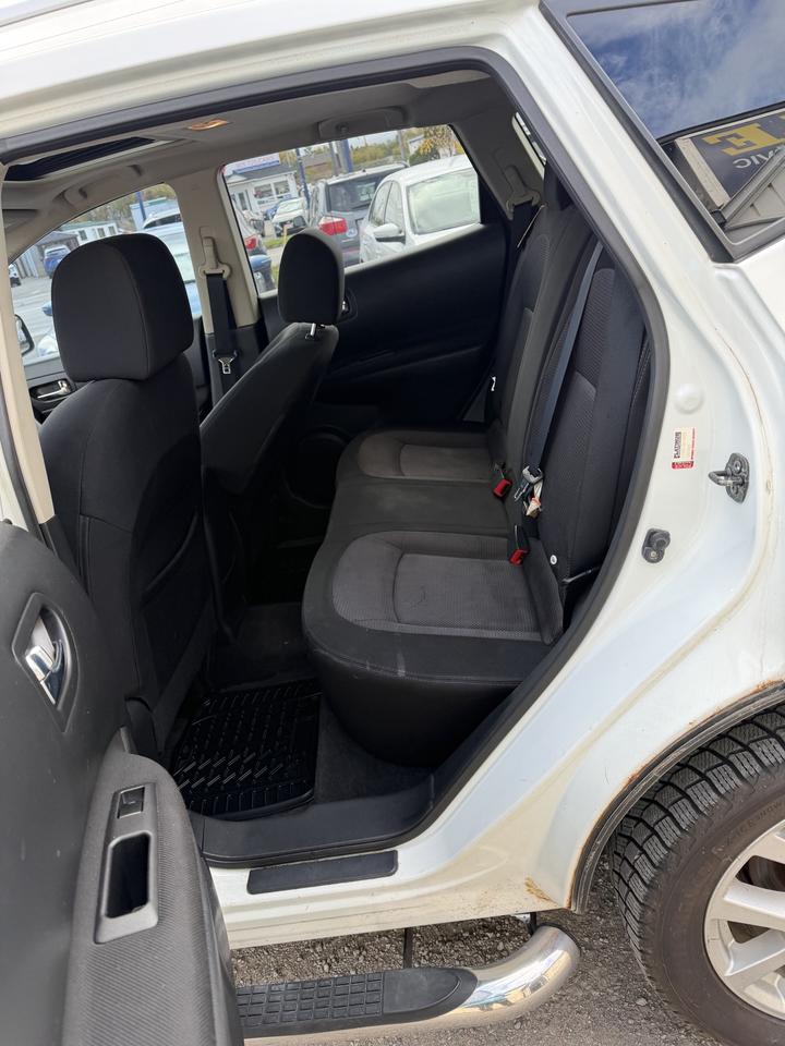 2012 Nissan Rogue SV Photo