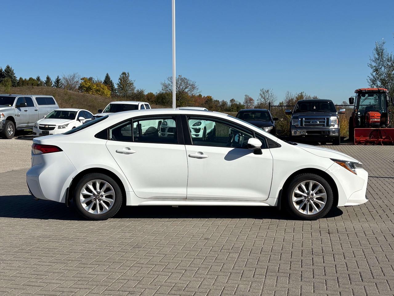 2021 Toyota Corolla LE Upgrade   Sunroof   Heated Seats/Steering Wheel Photo