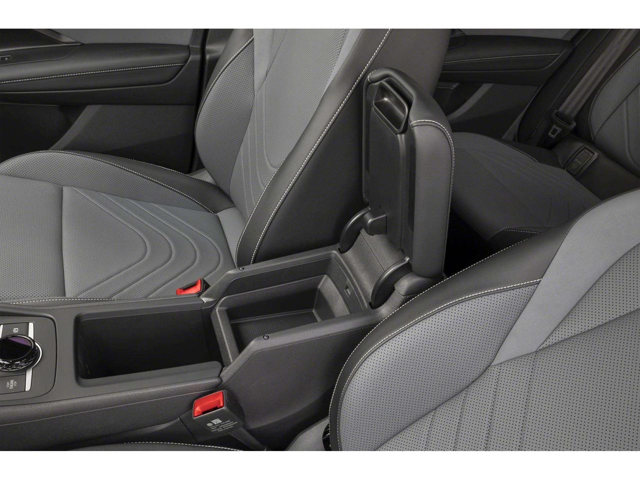 2026 Volkswagen Tiguan Comfortline R-Line Black Edition Photo