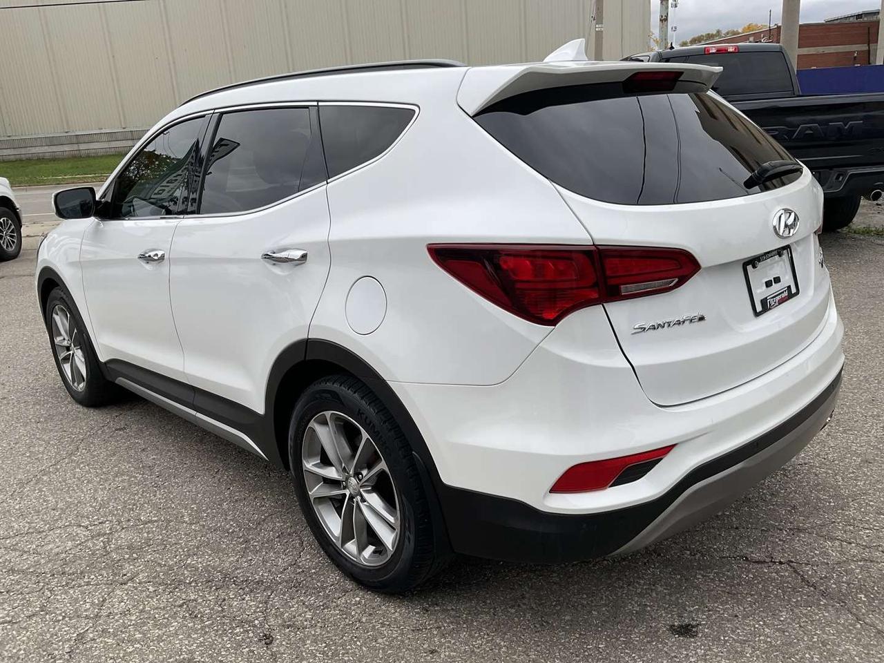 2017 Hyundai Santa Fe Sport 2.0T Ultimate AWD - LEATHER! NAV! 360 CAM! BSM! PANO ROOF! Photo