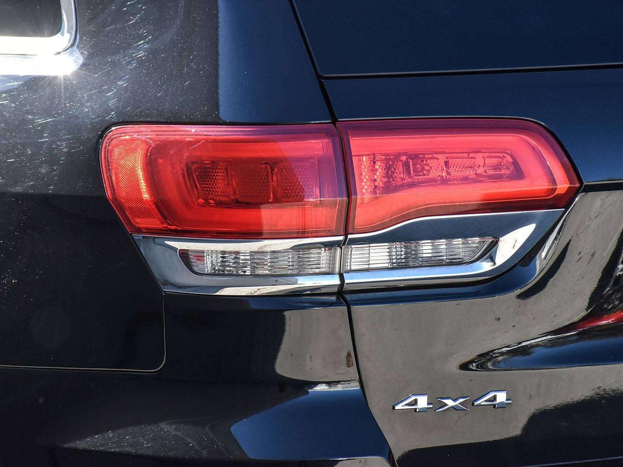 2017 Jeep Grand Cherokee Overland 4dr 4x4 Photo