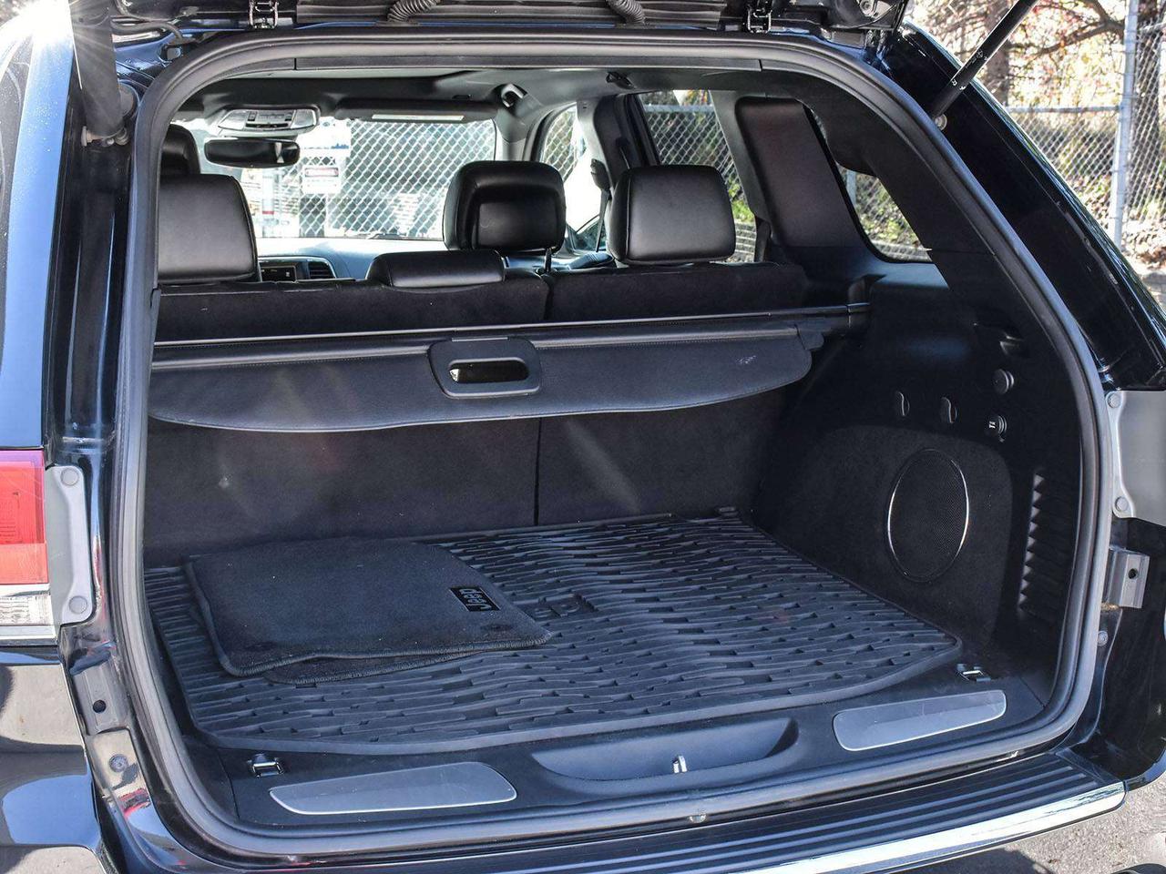 2017 Jeep Grand Cherokee Overland 4dr 4x4 Photo
