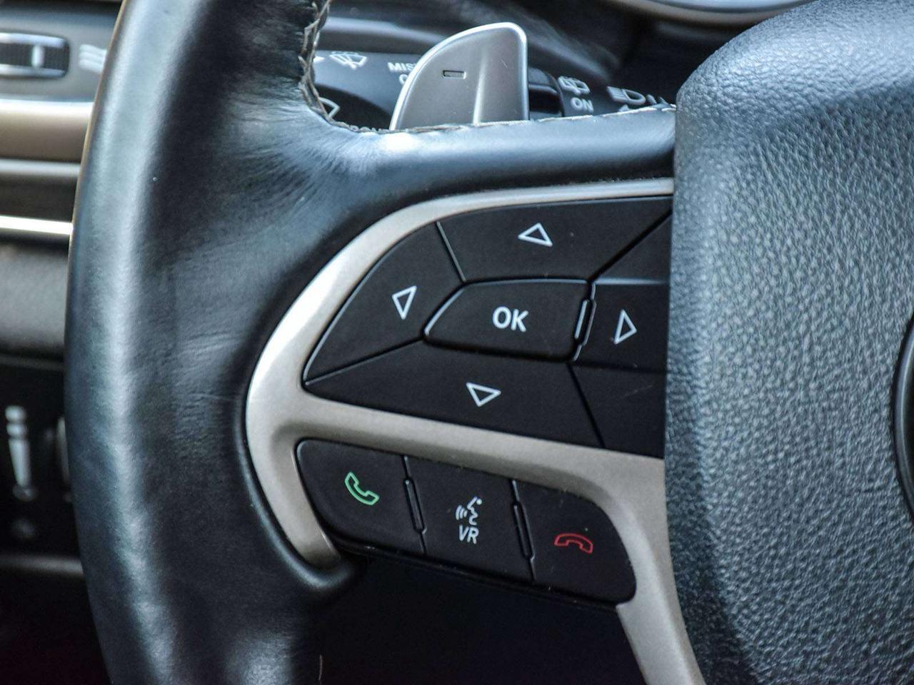 2017 Jeep Grand Cherokee Overland 4dr 4x4 Photo