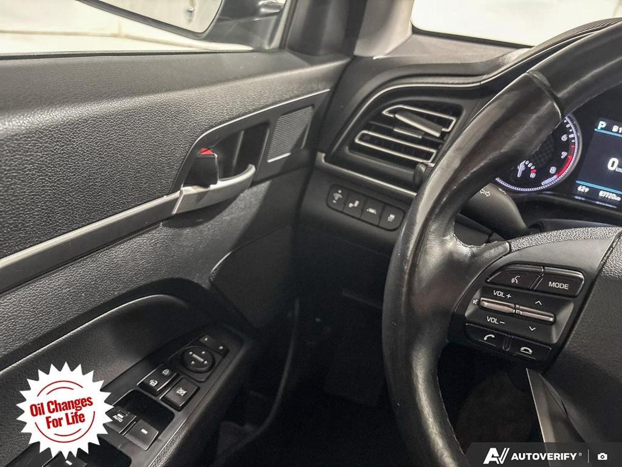 2020 Hyundai Elantra Ultimate IVT Photo