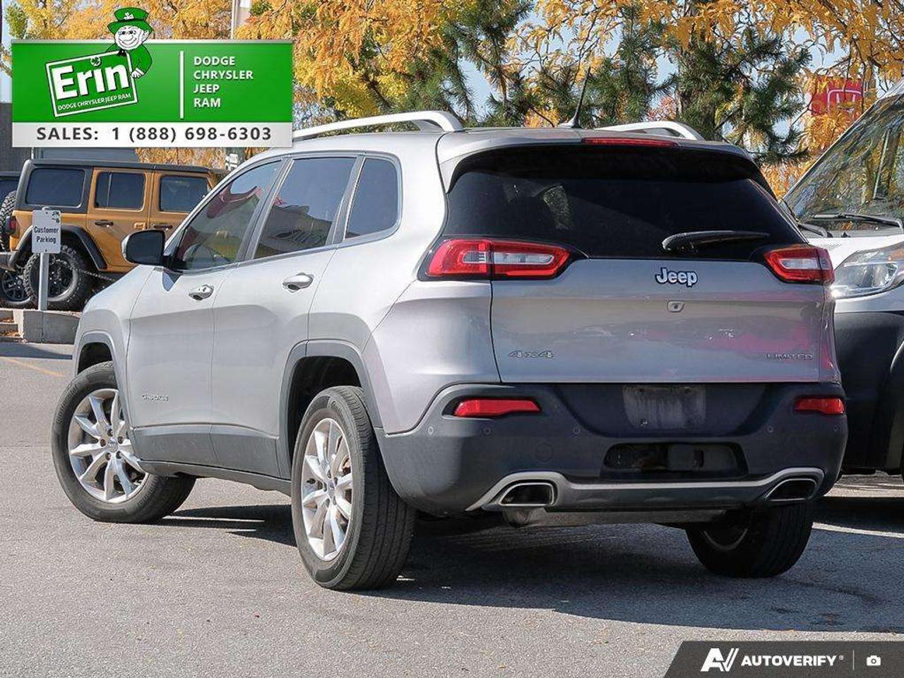 2015 Jeep Cherokee LIMITED 4X4 CLEAN CARFAX PANO ROOF  4 NEW TIRES Photo