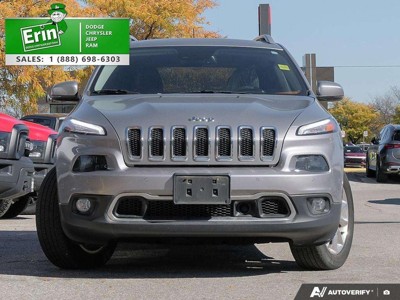 2015 Jeep Cherokee LIMITED 4X4 CLEAN CARFAX PANO ROOF  4 NEW TIRES Photo