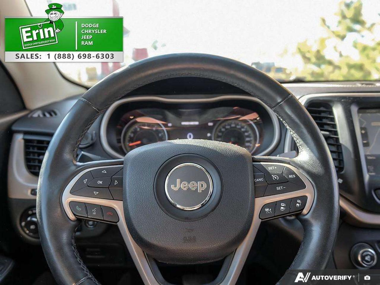 2015 Jeep Cherokee LIMITED 4X4 CLEAN CARFAX PANO ROOF  4 NEW TIRES Photo