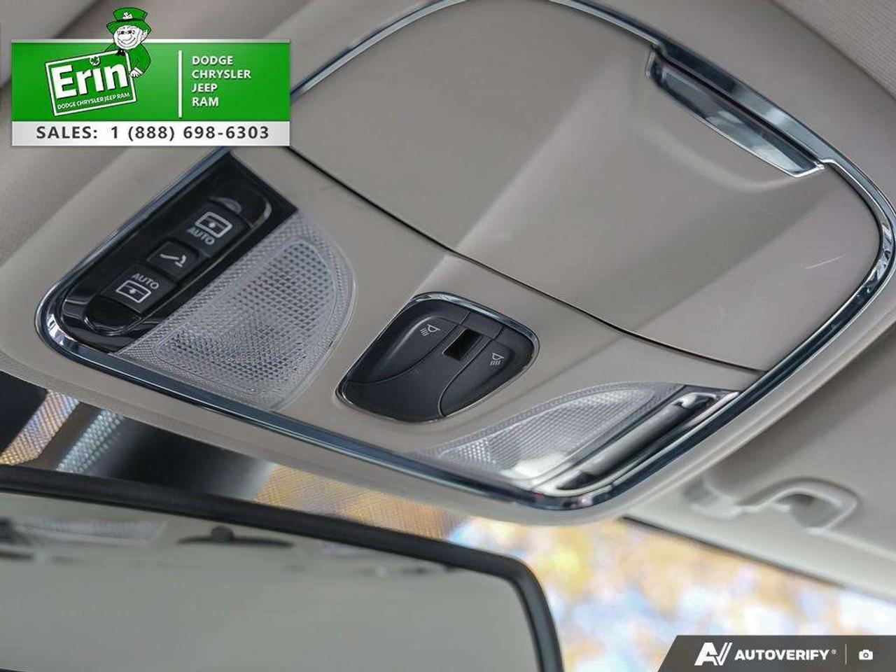 2015 Jeep Cherokee LIMITED 4X4 CLEAN CARFAX PANO ROOF  4 NEW TIRES Photo