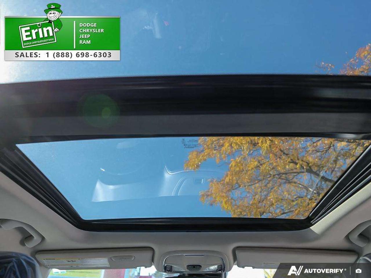 2015 Jeep Cherokee LIMITED 4X4 CLEAN CARFAX PANO ROOF  4 NEW TIRES Photo