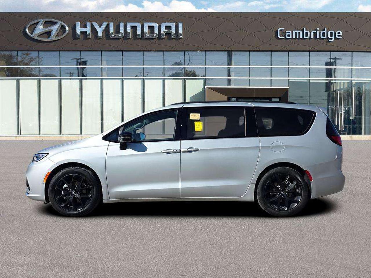 2026 Chrysler Pacifica Limited Photo