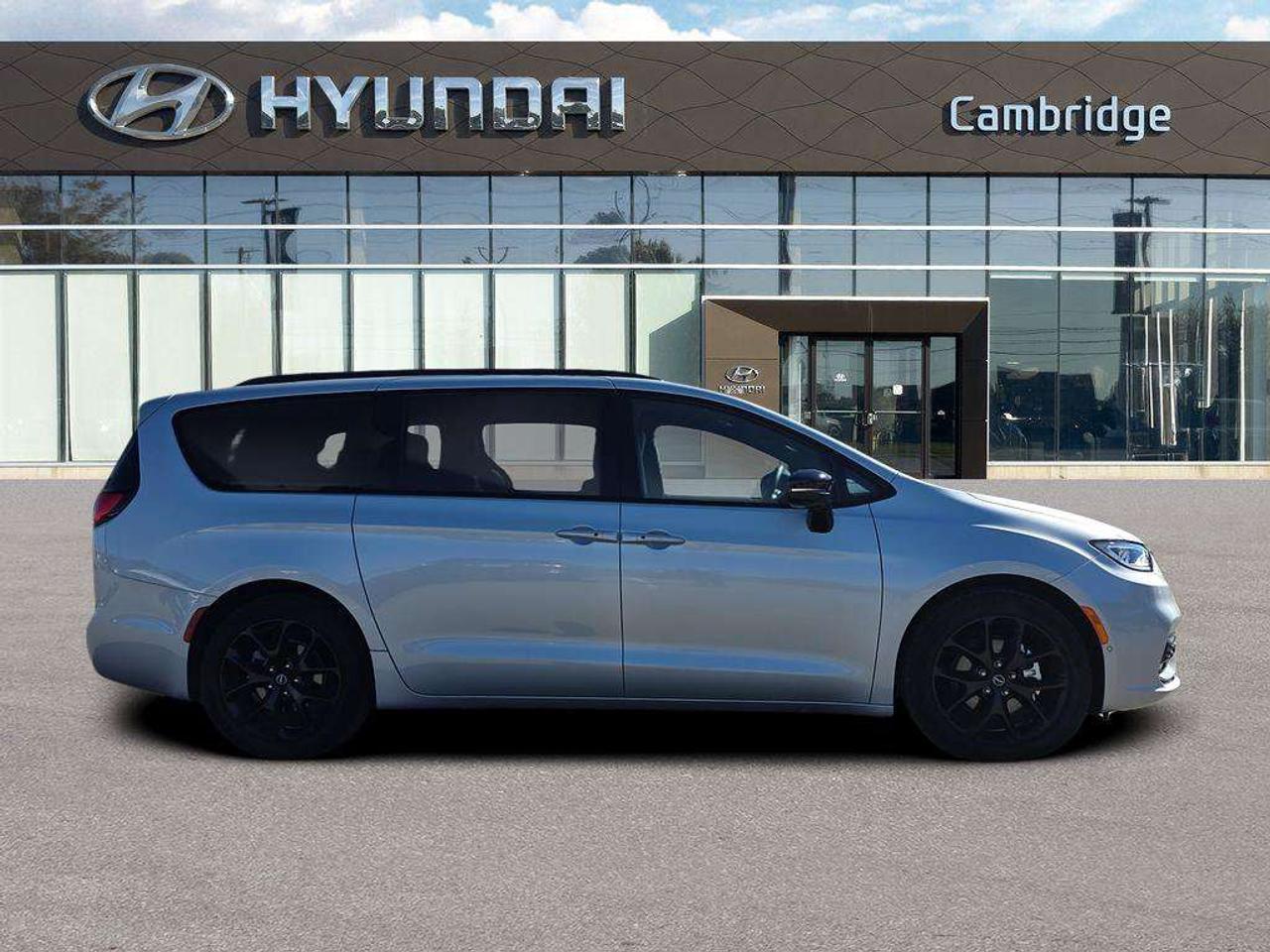 2026 Chrysler Pacifica Limited Photo