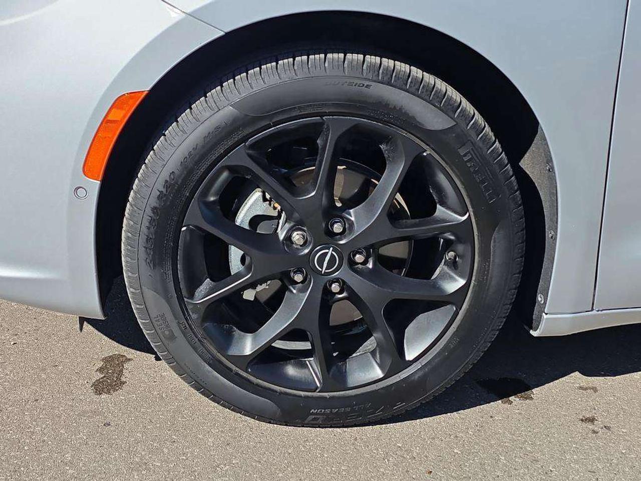 2026 Chrysler Pacifica Limited Photo