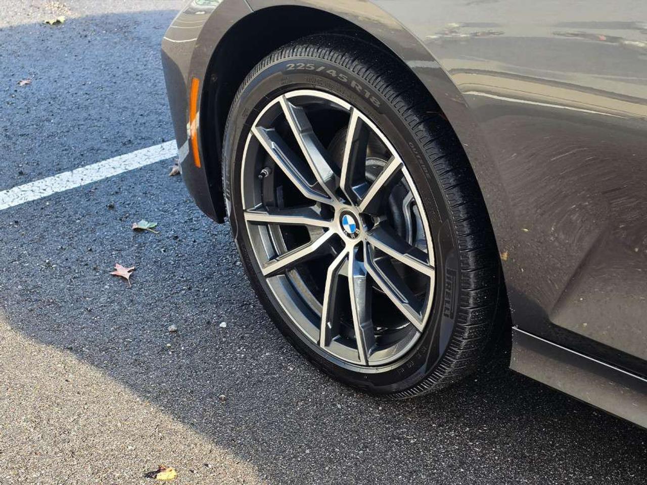 2021 BMW 3 Series 330i xDrive Apple CarPlay Sunroof Towing Option Photo