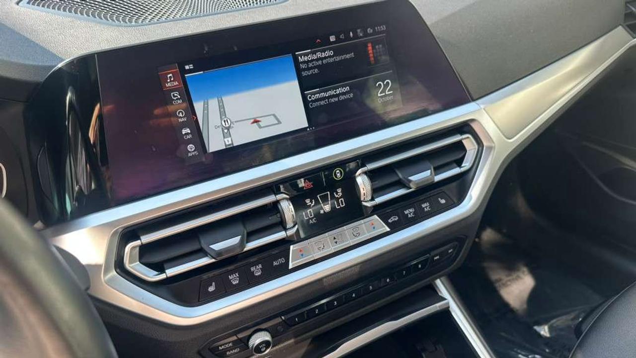 2021 BMW 3 Series 330i xDrive Apple CarPlay Sunroof Towing Option Photo