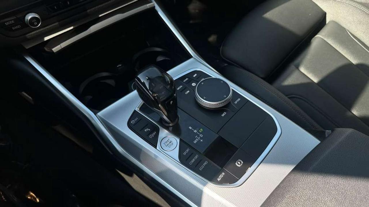 2021 BMW 3 Series 330i xDrive Apple CarPlay Sunroof Towing Option Photo