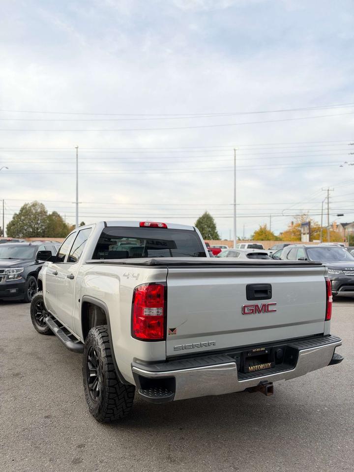 2015 GMC Sierra 1500 4WD Crew Cab Photo
