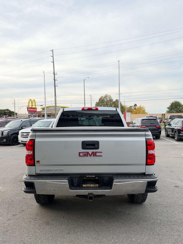 2015 GMC Sierra 1500 4WD Crew Cab Photo