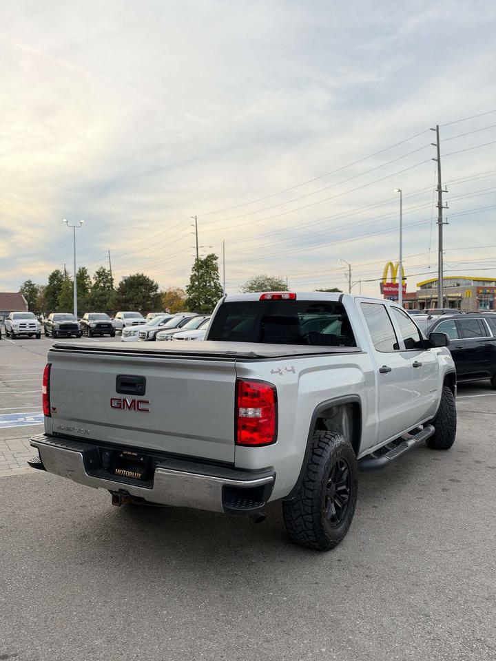 2015 GMC Sierra 1500 4WD Crew Cab Photo