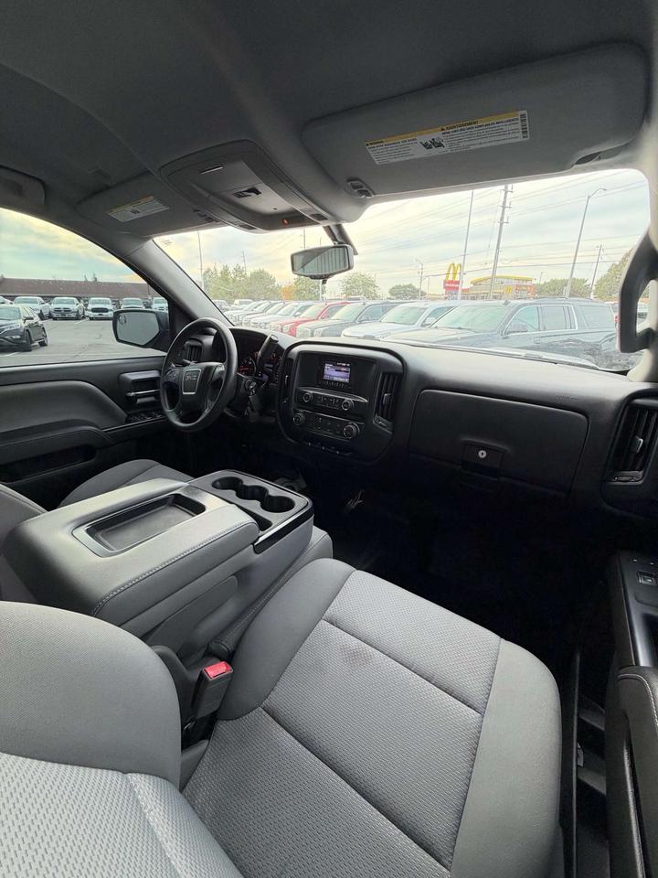 2015 GMC Sierra 1500 4WD Crew Cab Photo