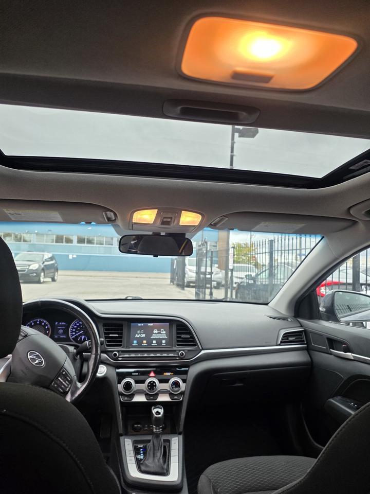 2020 Hyundai Elantra Preferred Photo