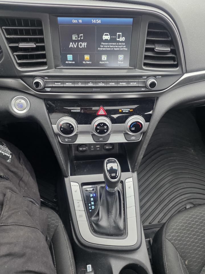 2020 Hyundai Elantra Preferred Photo